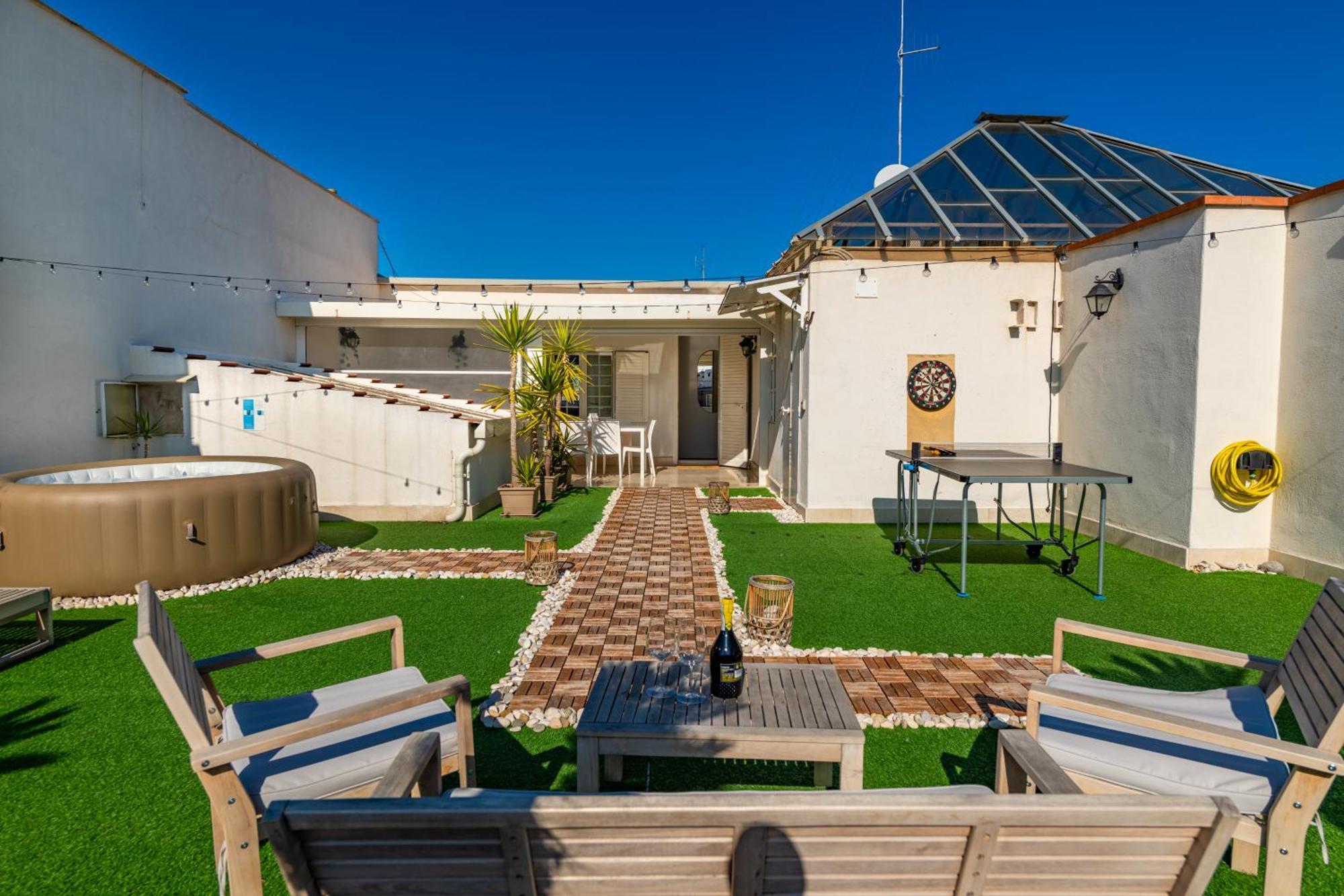 150Mq Rooftop Paradise - Spacious Private Terrace バーリ エクステリア 写真